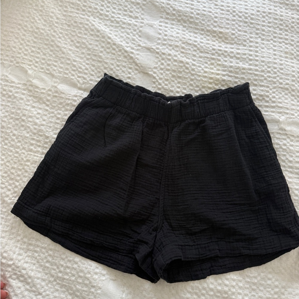 H&M Women's High Waist Black Shorts